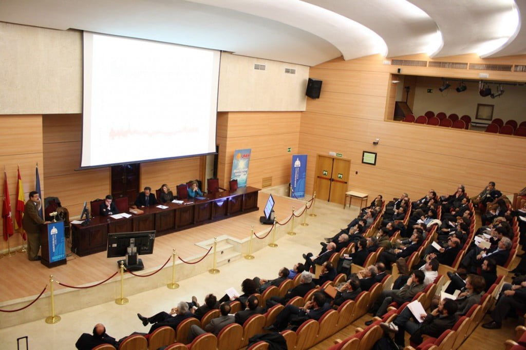 El salón de actos durante la presentación del estudio