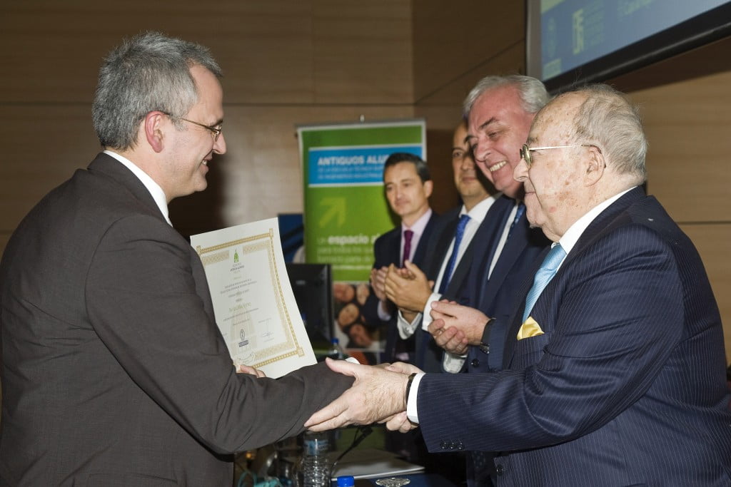 D.Raúl Mata. Premio al Antiguo Alumno Emprendedor.