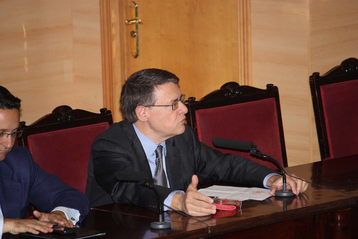 Jordi Sevilla durante el Encuentro en Escuela Industriales UPM