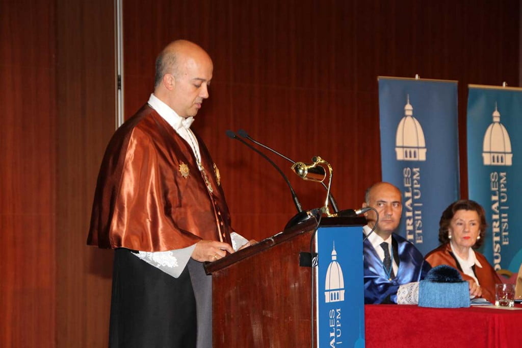 Don Jesús Félez durante la Entrega de Diplomas de Escuela Industriales UPM