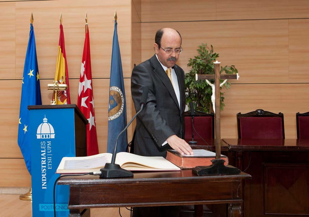 Emilio Minguez, Director de la Escuela