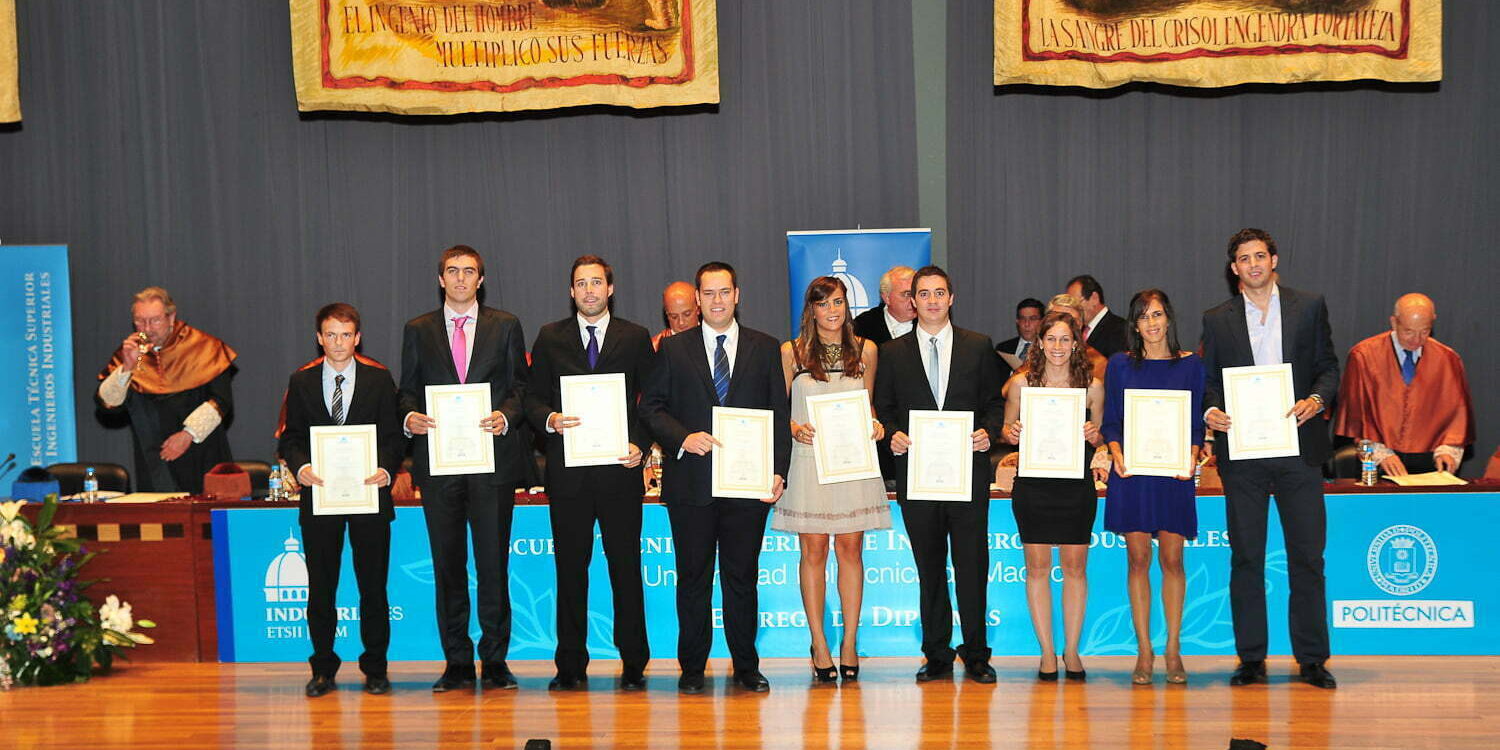 Entrega Diplomas Escuela Recogida de Diplomas en Escuela Industriales
