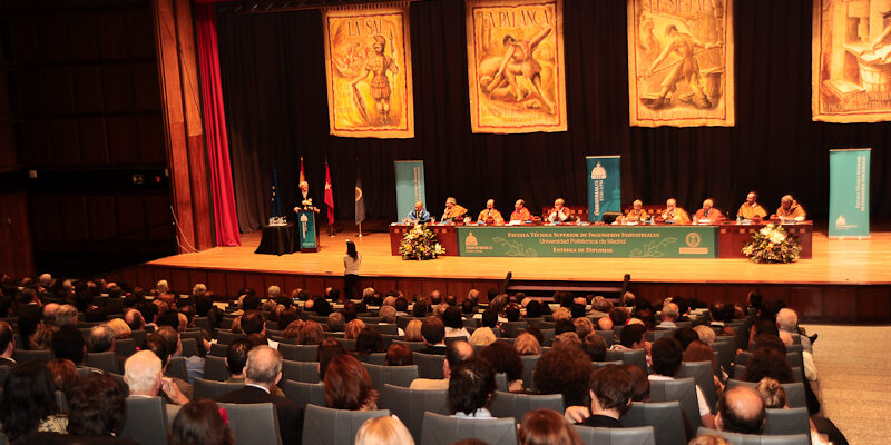 Entrega de Diplomas Entrega de Diplomas