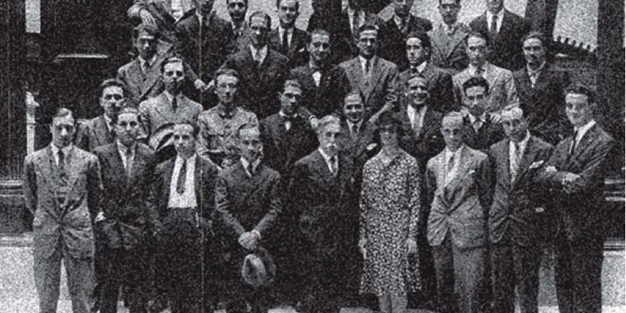 Mujer Ingeniera Imagen de la Primera Mujer Ingeniera en la Escuela