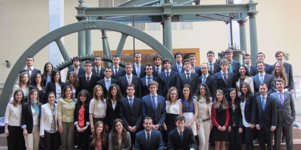 Comite Organizador de Induforum 2012 Comite organizador de la Feria de empleo Induforum en Escuela Industriales