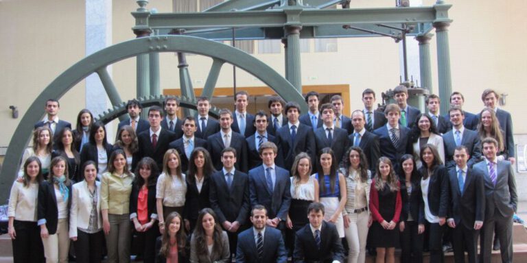 Comite organizador de la Feria de empleo Induforum en Escuela Industriales