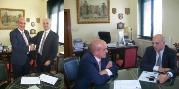 Firma del acuerdo entre la Escuela y IbSTT