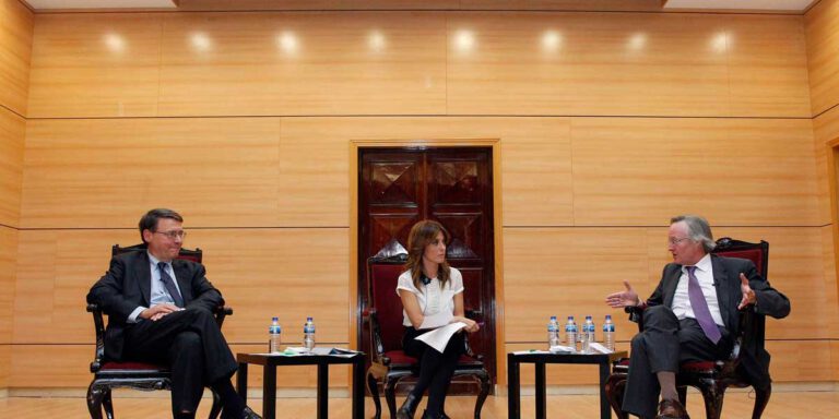 Helena Resano, Josep Piqué y Jordi Sevilla durante el debate