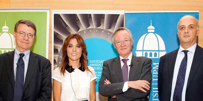 Sevilla_ETSII_Resano_Pique Helena Resano, Josep Piqué y Jordi Sevilla junto al Director Jesús Félez antes del debate