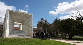 Monumento a la Constitución: escenario de las aulas de ETSII