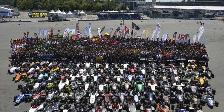 Todos los participantes incluyendo el UPM Racing de Escuela Industriales