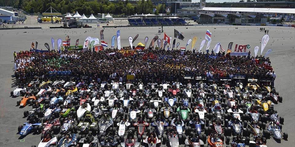 Industriales_Racing_Escuela Todos los participantes incluyendo el UPM Racing de Escuela Industriales