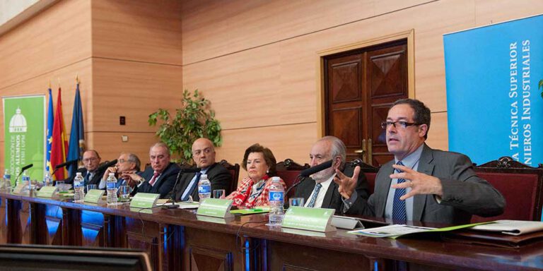 devolver la decisión política a los ciudadanos