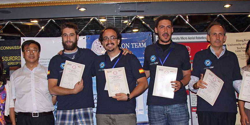 Aereos_Robots_ETSII Integrantes del Equipo de Robots Aéreos de ETSII