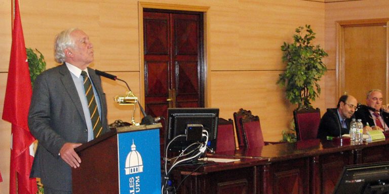 Carlos Espinosa en el Foro Industrial: Ingeniería y Sociedad sobre la marca España