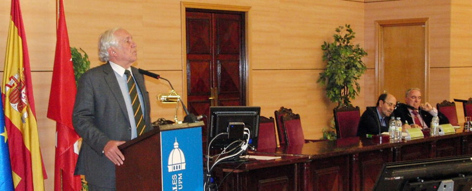 Carlos Espinosa en el Foro Industrial: Ingeniería y Sociedad sobre la marca España