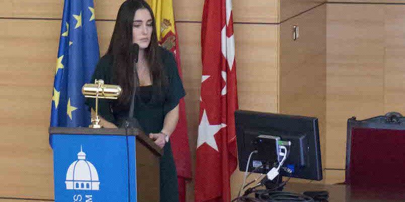 Almudena Menéndez de Escuela Industriales Madrid recoge el premio Acerinox