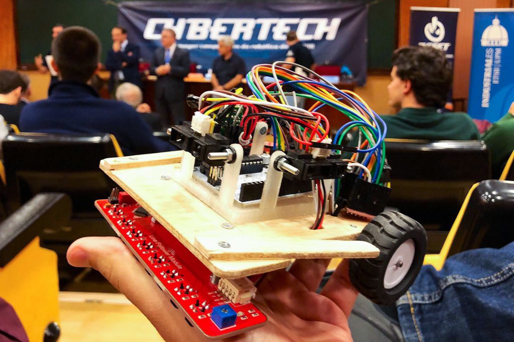 Robots Ataca Dragones En Cybertech Medieval Escuela Industriales UPM 