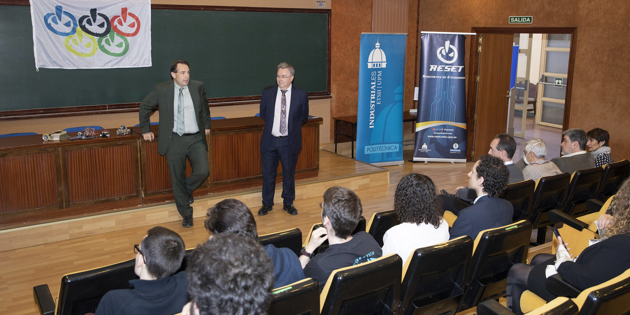 52061350614_01566a1b59_k (1)