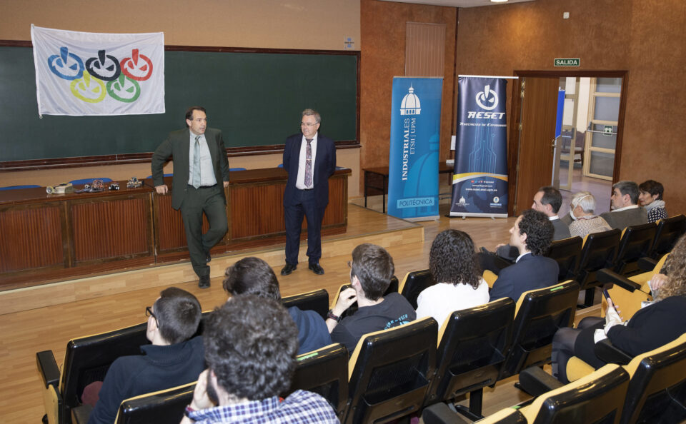 52061350614_01566a1b59_k (1)